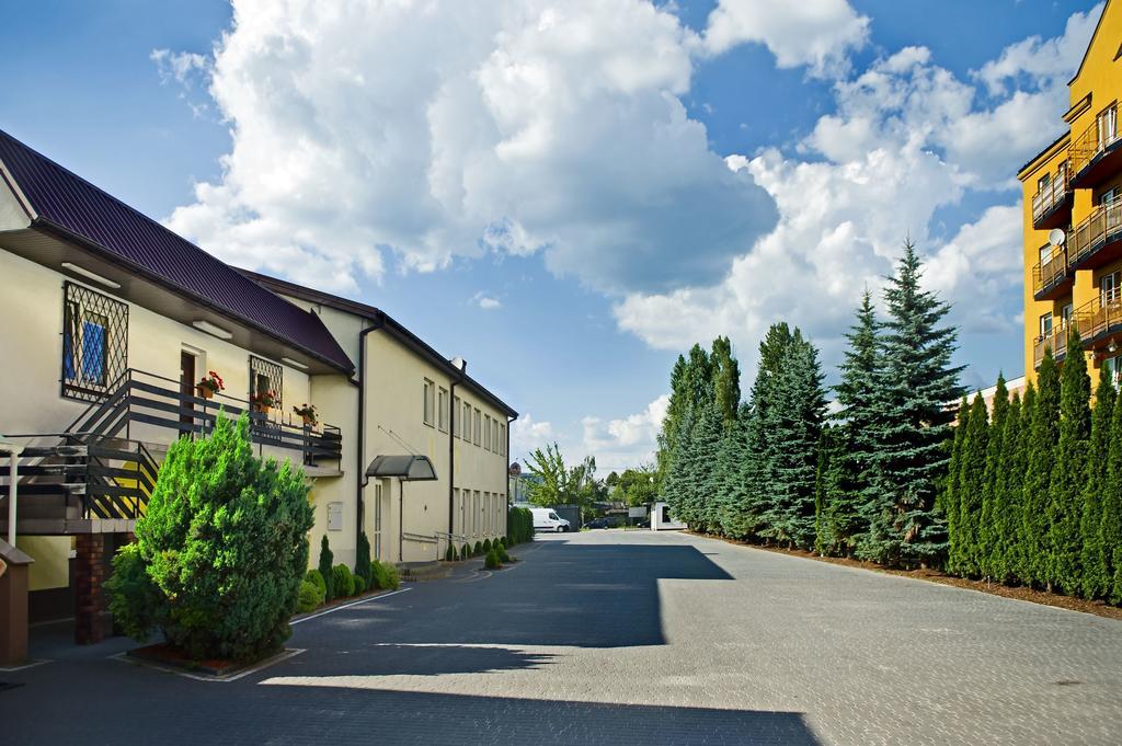 Fotex Bed & Breakfast Zabki Exterior photo